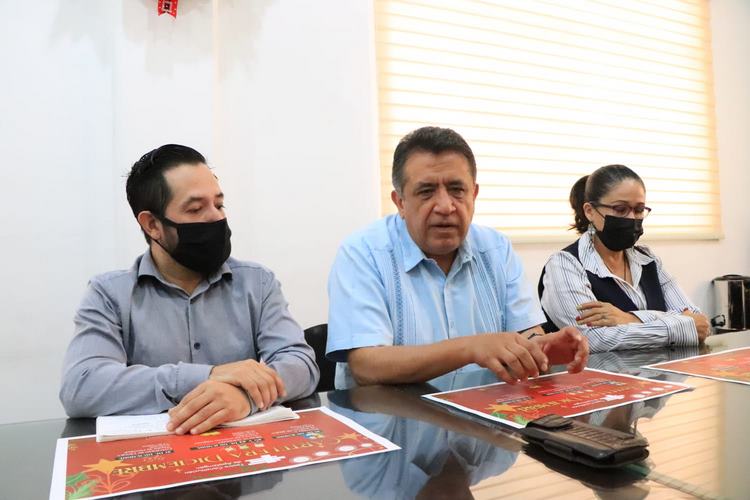 Teatro Apatzingán listo para presentaciones navideñas.