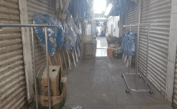 Locatarios del “López Rayón”  Se resisten al “alineamiento”