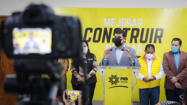 El gobernador michoacano más ocupado en los asuntos de su partido, que en dar resultados: PRD
