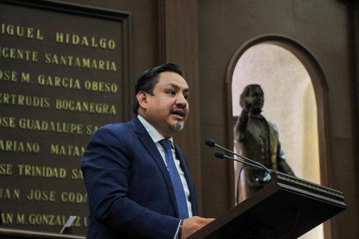 México requiere reorientar política económica para hacer frente a crisis: Víctor Manríquez