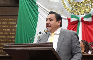 Ampliar protección a la niñez y garantizar su salud mental propone Víctor Manríquez