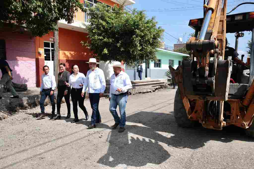 SUPERVISA BEDOLLA OBRAS EN COJUMATLAN DE REGULES