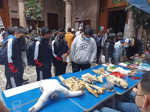 REALIZAN FERIA CIENTÍFICA Y TECNOLÓGICA EN PREPARATORIA MELCHOR OCAMPO