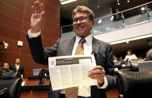 Ganó el oficio político de Monreal