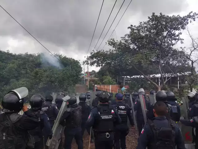 SSP impide nuevo intento de civiles de bloquear las vías del tren en Caltzontzin