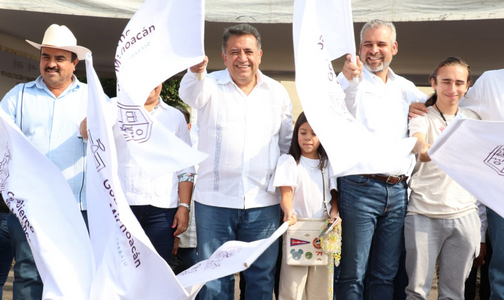 Arranca construcción de la carretera Apatzingán – Aguililla.