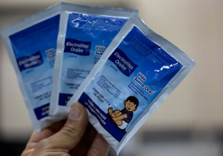 Llama SSM a mantener hidratados con Vida Suero Oral a menores 5 años