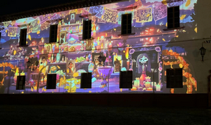 Pátzcuaro recibe la celebración de Noche de Ánimas con las calles llenas de Turistas y visitantes