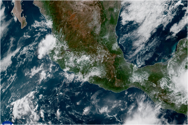 Viernes, continuando las lluvias fuertes de manera dispersa con temperaturas muy calurosas.
