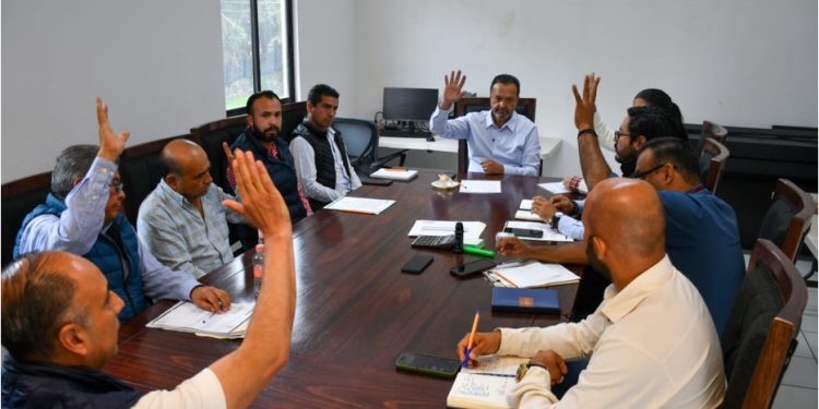 Julio Arreola fortalece al OOAPAS con nuevo director y obras estratégicas para Pátzcuaro