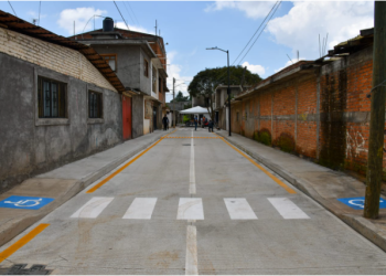 Julio Arreola entrega obras de pavimentación y red sanitaria en las colonias Jacarandas y Lázaro Cárdenas