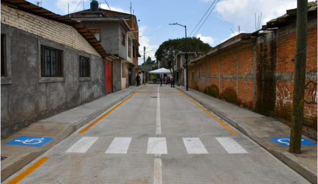 Julio Arreola entrega obras de pavimentación y red sanitaria en las colonias Jacarandas y Lázaro Cárdenas