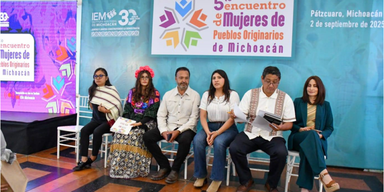 Julio Arreola Refrenda su Compromiso con las Mujeres Indígenas