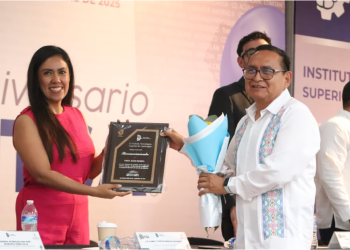 Fanny Arreola reconoce al alma del TecNM Apatzingán: docentes, alumnos y familias.