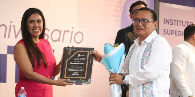 Fanny Arreola reconoce al alma del TecNM Apatzingán: docentes, alumnos y familias.