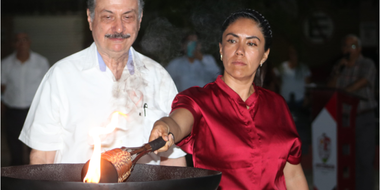 Apatzingán recibe con orgullo el Fuego Patrio 2025