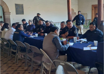 En Pátzcuaro, autoridades de los tres niveles inician coordinación para el Operativo Noche de Ánimas 2025