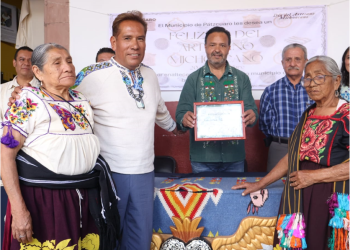 Julio Arreola celebra en Pátzcuaro a las manos creadoras en el Día del Artesano