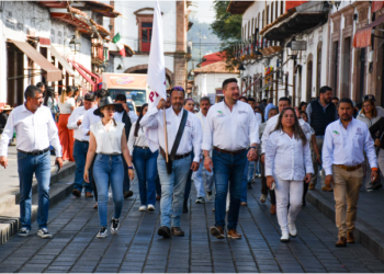 Julio Arreola Encabeza Marcha y Mensaje por la Paz en Pátzcuaro