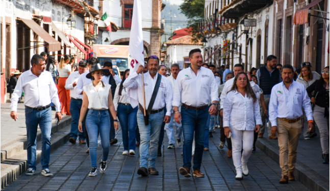 Julio Arreola Encabeza Marcha y Mensaje por la Paz en Pátzcuaro