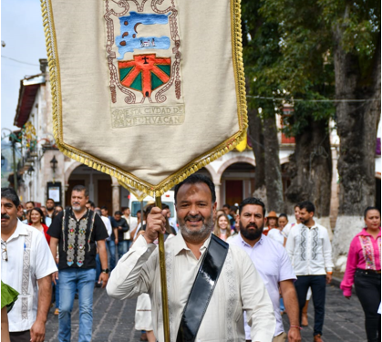 Julio Arreola Encabeza la Pega de Bando Solemne por el 491 Aniversario de Pátzcuaro