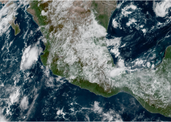 Domingo, con lluvias fuertes de manera dispersa debido a una extensa vaguada en superficie.
