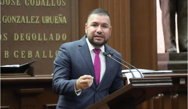 Reyes Galindo presenta iniciativa para frenar el Burnout, “síndrome de estrés laboral”, en trabajadores del Estado y municipios