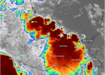 IMPORTANTE: Esta madrugada, la baja presión con potencial ciclónico ingresó a tierra sobre el estado de #Veracruz.