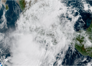 Jueves, continuando las lluvias fuertes a intensas debido a la circulación de la Depresión Tropical en el Pacífico.