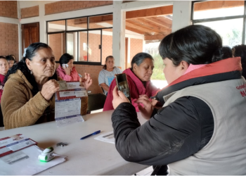 Por cita, entrega de tarjetas a Mujeres Bienestar en Michoacán