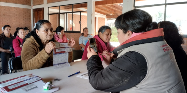 Por cita, entrega de tarjetas a Mujeres Bienestar en Michoacán