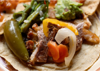 Para probar auténticas carnitas michoacanas visita Quiroga, Tacámbaro y Huandacareo