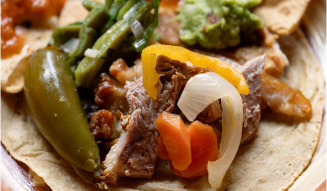 Para probar auténticas carnitas michoacanas visita Quiroga, Tacámbaro y Huandacareo