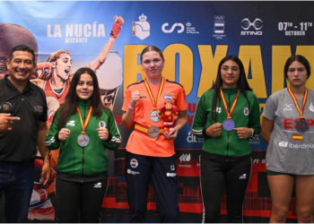 Knock Out internacional, alumna de Cecytem gana plata en torneo de box en España  