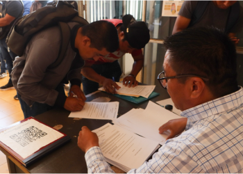 Trabajadores agrícolas de Guerrero son seleccionados para trabajar legalmente en Estados Unidos