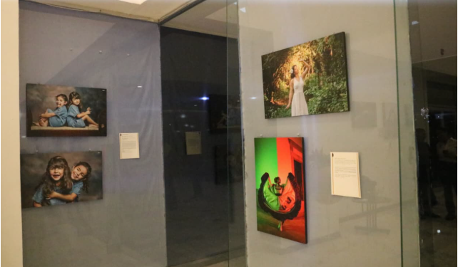 Inauguran exposición fotográfica “Con Arte Apatzinguense” en el Teatro Constitución