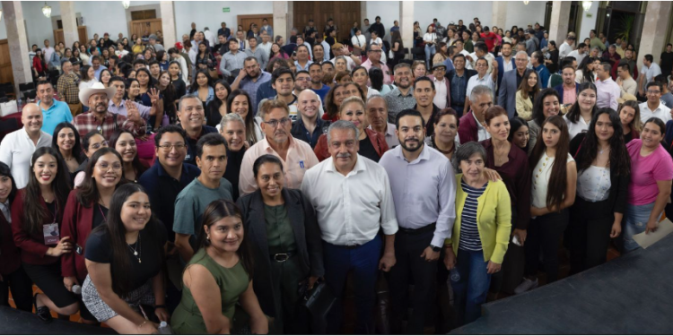 “Estoy orgulloso de ser un maestro normalista”: Morón