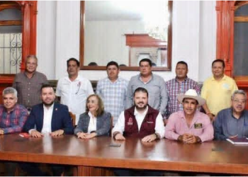 Reyes Galindo atiende mesa de diálogo con productores de arroz de la Tierra Caliente