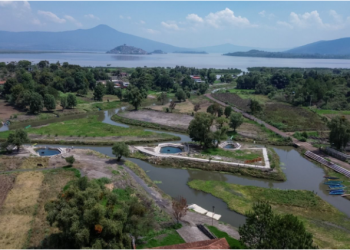 Compesca prepara muelles y canales del lago de Pátzcuaro para Noche de Muertos