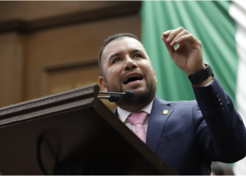 Aprobación de reforma para ser legislador en Michoacán a partir de los 18 años fortalece la democracia: Reyes Galindo