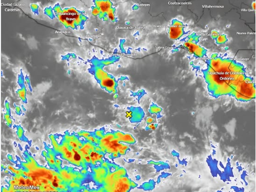 La zona de inestabilidad con potencial ciclónico al sur de México está a punto de desintegrarse.