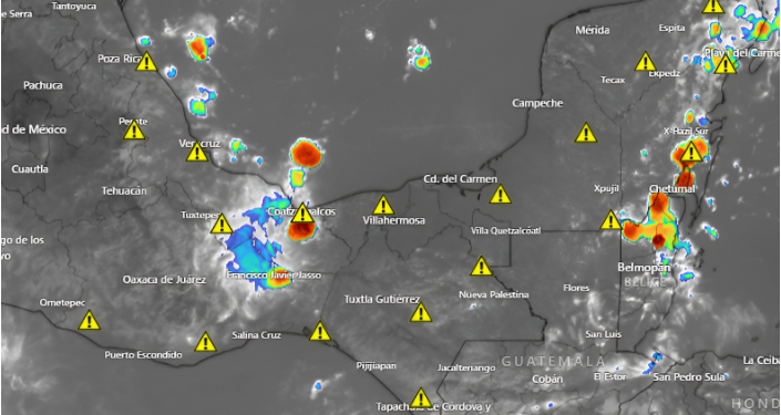 En las próximas horas se registrarán lluvias fuertes a muy fuertes en el oriente y sureste de México.