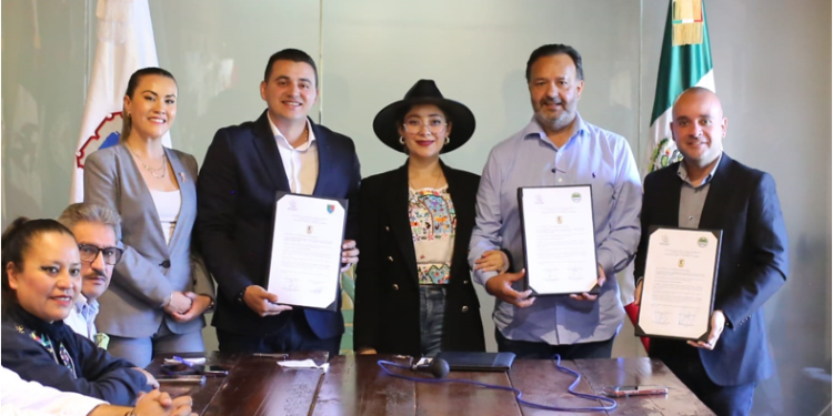 Julio Arreola encabeza el Hermanamiento entre Pátzcuaro con San Roque y Pueblorrico, Colombia