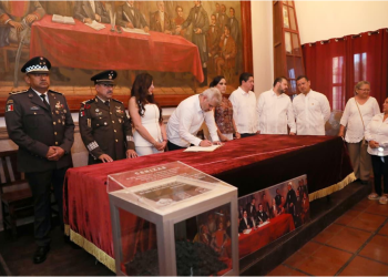 Conmemora Bedolla el 211 Aniversario del Decreto de la Constitución de Apatzingán