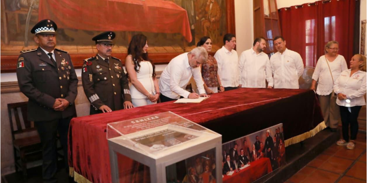 Conmemora Bedolla el 211 Aniversario del Decreto de la Constitución de Apatzingán