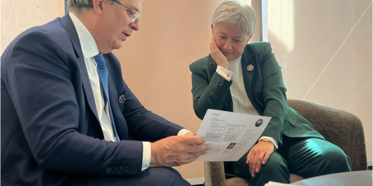 El secretario de Economía, Marcelo Ebrard, promueve el Plan México en la Cumbre de la APEC