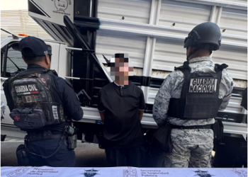 SSP aseguran a hombre con arma y presunto combustible ilegal en Huandacareo