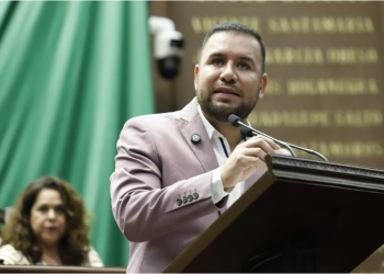 Reconoce Reyes Galindo a profesoras y profesores como actores claves de la transformación en Michoacán