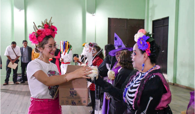 Andrea Rodríguez impulsa en Pátzcuaro el talento y la unión con el Festival de Madrinas y Madrines del Cine de Oro
