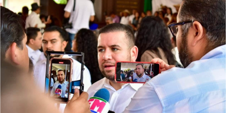 Sesiones solemnes deben ser con el pueblo: Reyes Galindo